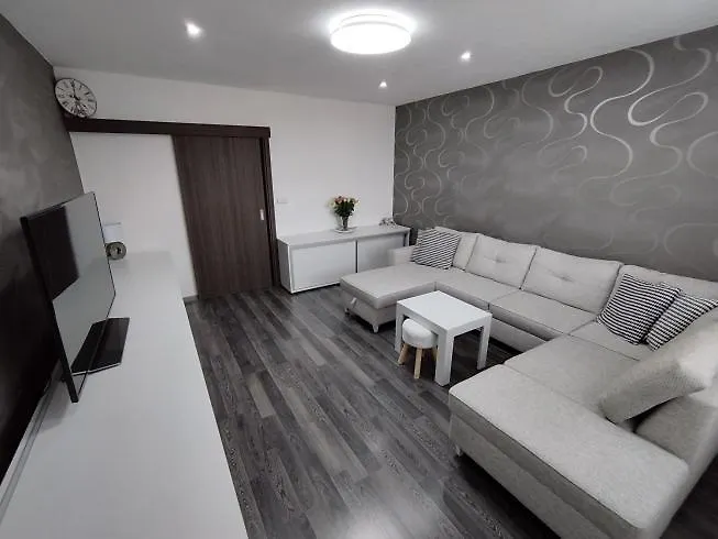 Prievidza Home Διαμέρισμα *